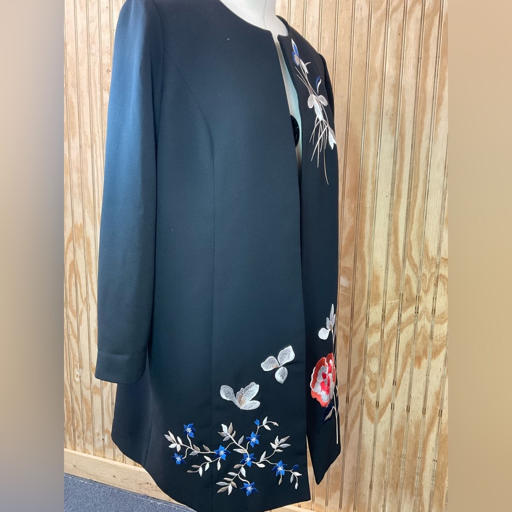 Black Embroidered Floral Jacket - Picture 6 of 7